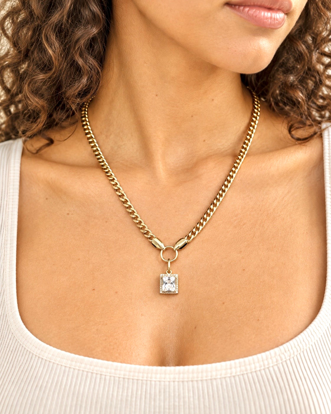 Noelle Halo Pendant Chain