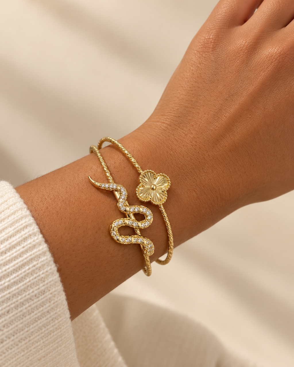 Serpentine Clover Bangle