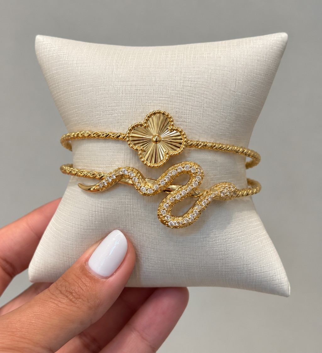 Serpentine Clover Bangle