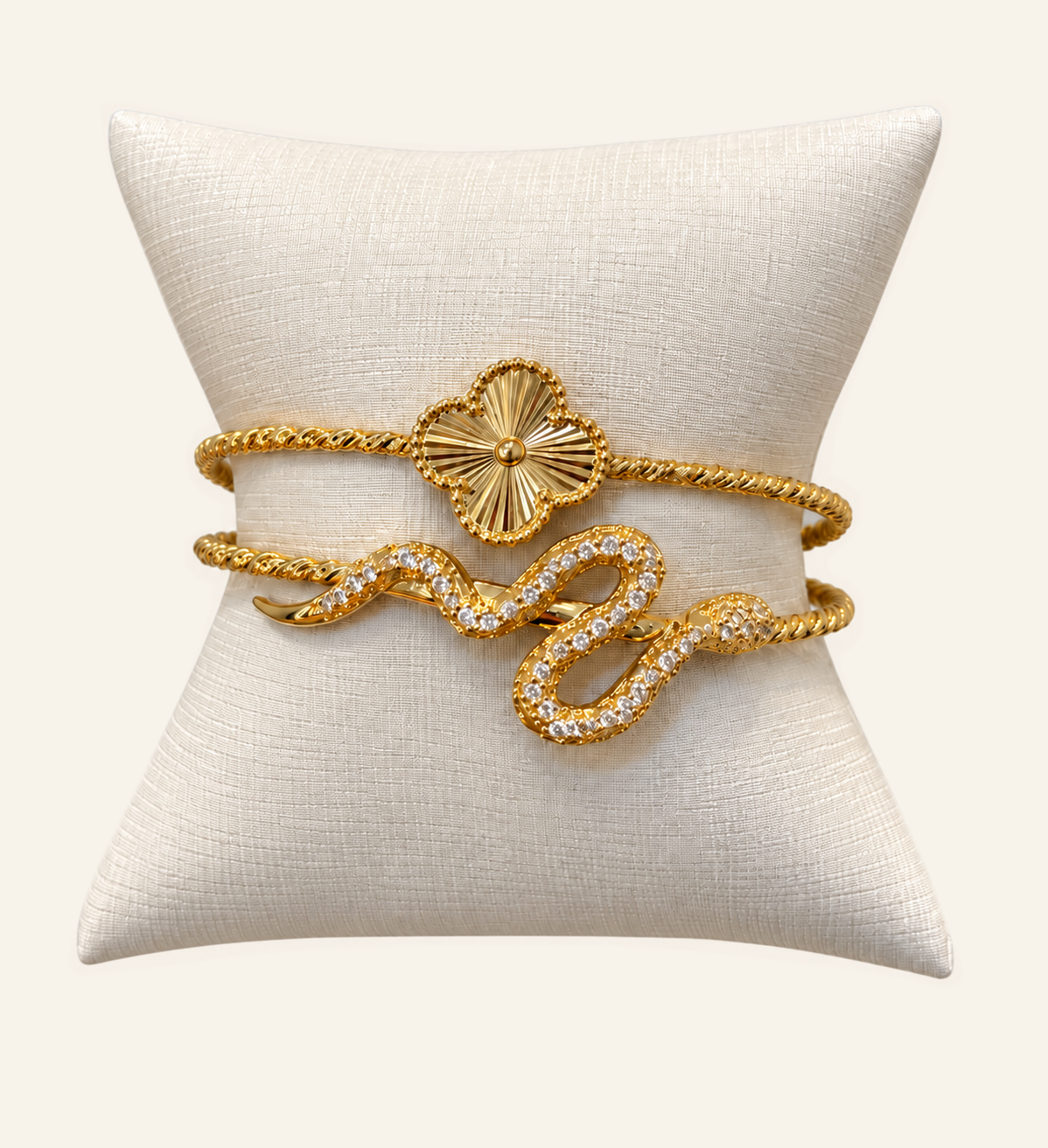 Serpentine Clover Bangle