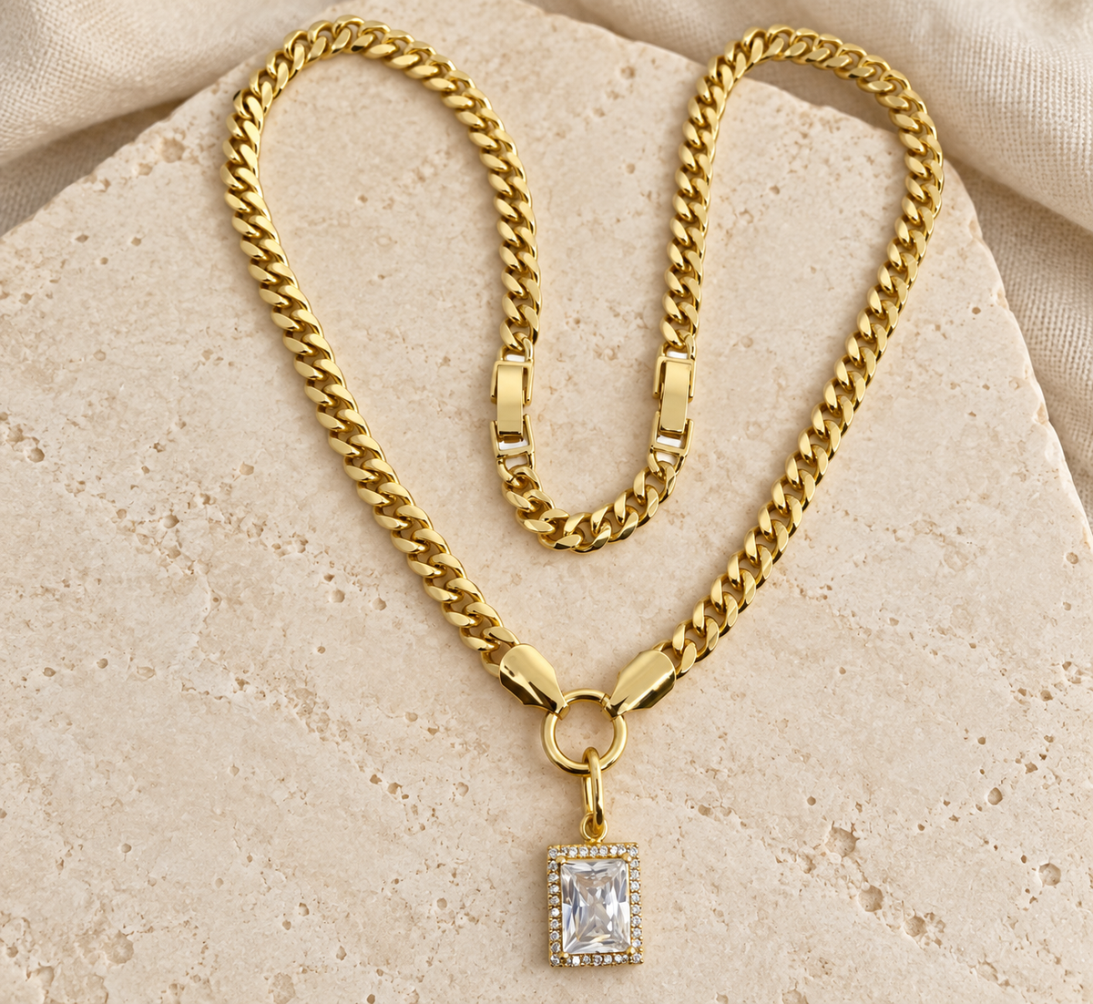 Noelle Halo Pendant Chain